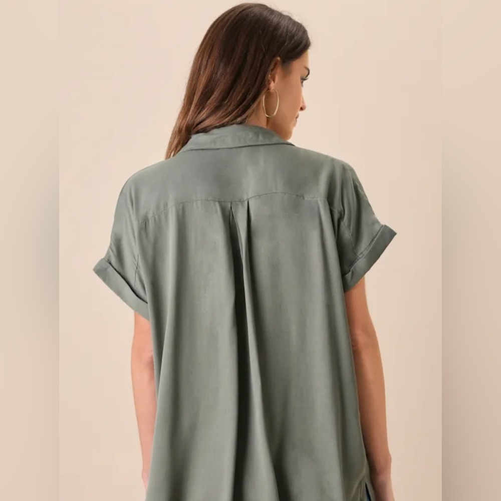 Lulus lightweight button-up - Picture 4 of 4